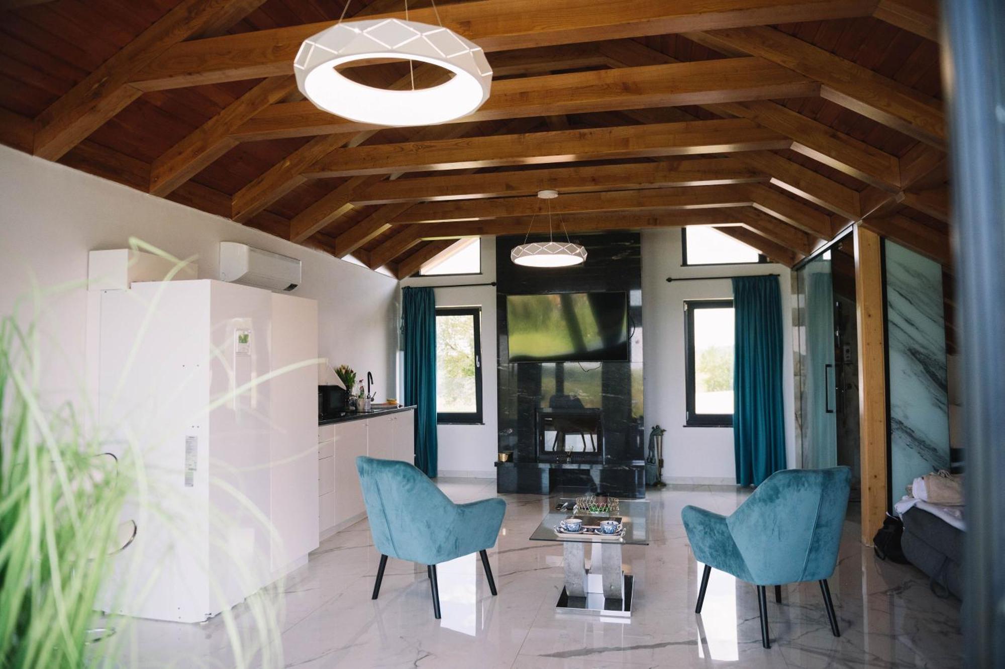Casa Moderna In Sinteu - Intersectia Intre Modern Si Linistea Naturii Huta Voivozi Eksteriør billede