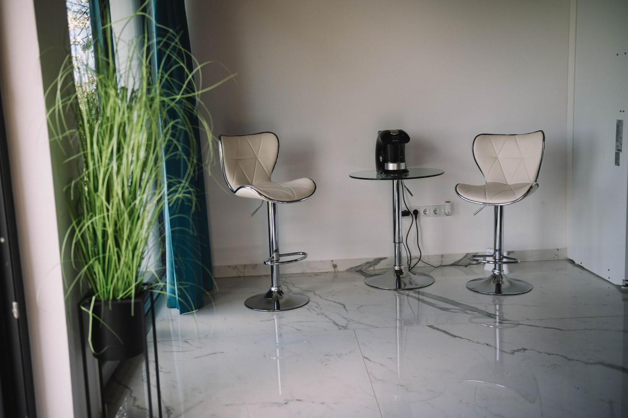 Casa Moderna In Sinteu - Intersectia Intre Modern Si Linistea Naturii Huta Voivozi Eksteriør billede