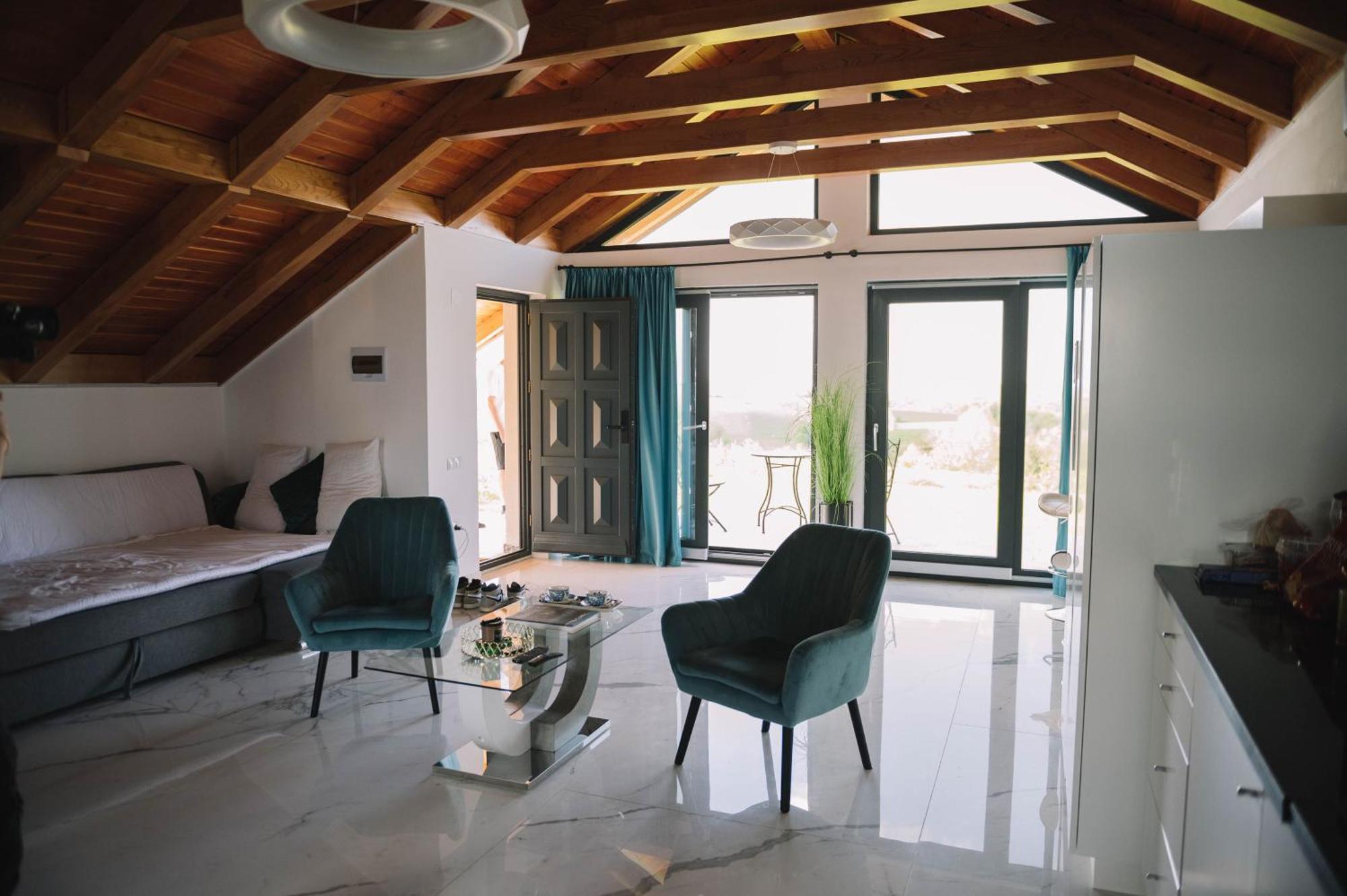 Casa Moderna In Sinteu - Intersectia Intre Modern Si Linistea Naturii Huta Voivozi Eksteriør billede
